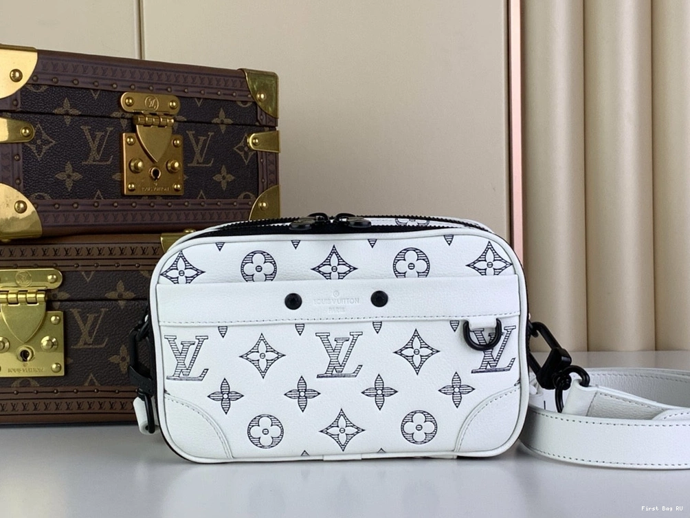 First bag Alpha-11.0*18.5*6.5CM LOUIS Nano VUITTON 0804
